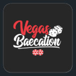 Vegas Baecation - Paarurlaub - Pension Quadratischer Aufkleber<br><div class="desc">Wenn Sie und Ihr Sohn einen romantischen Badeurlaub in Las Vegas planen oder einfach nur einen Spaziergang zum Party auf dem Las Vegas-Streifen machen möchten, ist dieses Design der Vegas Baecation perfekt für Bilder und als Souvenir, um sich an Ihren Vegas-Ausflug zu erinnern! Das Design von "Vegas Baecation" mit rollenden...</div>