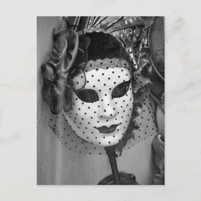 Veiled Mannequin Postkarte (Vorderseite)