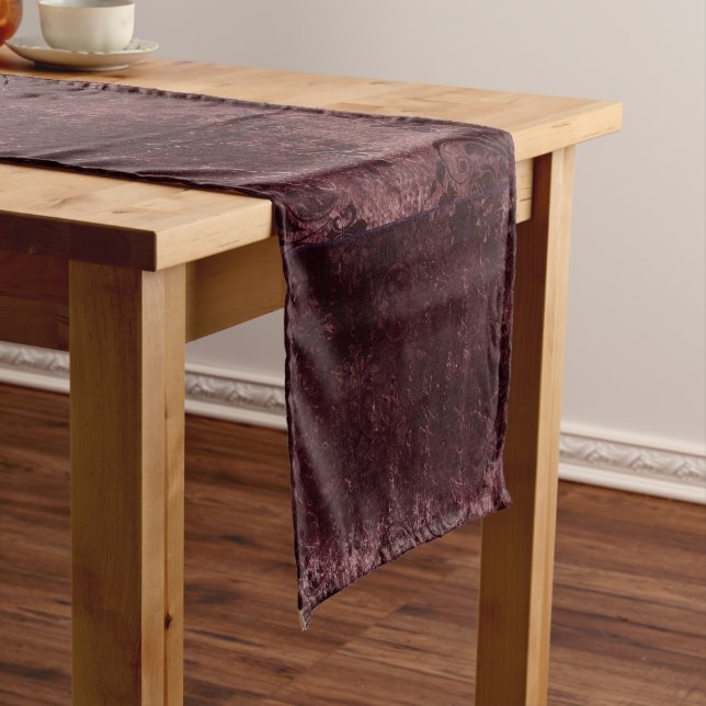 Velvety Wine Damask | Bordeaux Sangria Glam Kurzer Tischläufer (Beispiel)