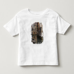 Venedig-Kanäle und Steinbrücke Kleinkind T-shirt