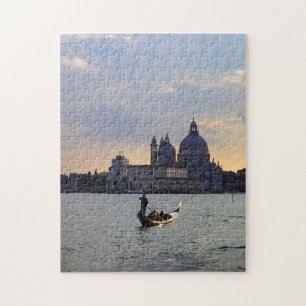Venetianische Gondel bei Sonnenuntergang - Italien