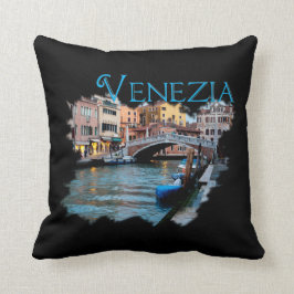 Venezia, Italien: Entlang des Kanals Kissen