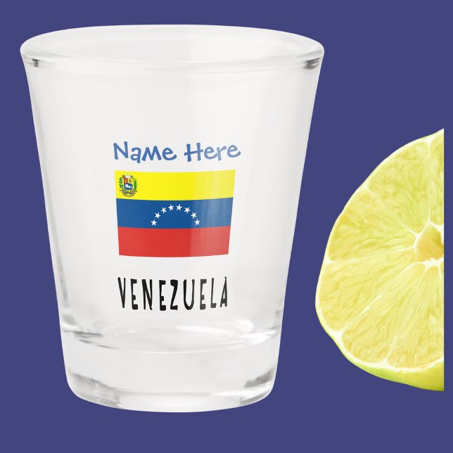 Venezuela Venezuelas Flaggenblau Personalisiert Schnapsglas (Venezuelan Flag on shot glass with word VENEZUELA below in flag colors. Add name above in blue text.)