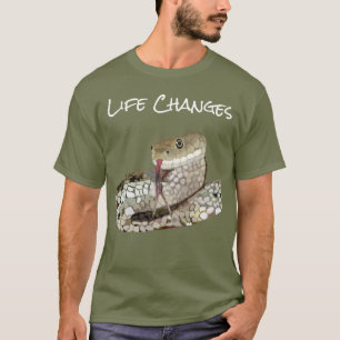 Veränderungen des Lebens, Schlangensymbolismus der T-Shirt