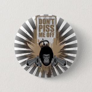 Verärgerter Affe mit Gewehr Button