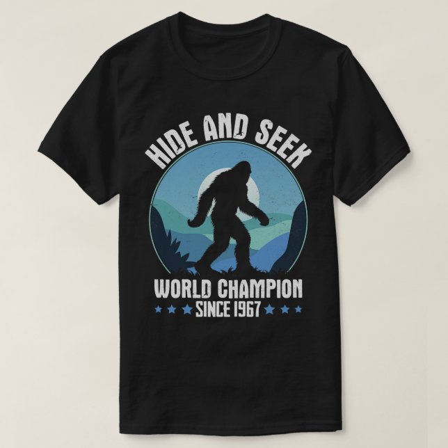 Verbergen und suchen Weltmeister seit 1967 Bigfoot T-Shirt (Design vorne)