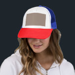 Verbessern Sie Ihren Wohnzimmerstil mit einem Brau Truckerkappe<br><div class="desc">Umgestalten Sie Ihr Wohnzimmer mit einer atemberaubenden,  braunen Wand,  die eine schicke Uhr als Zeitmesser enthält. Erschaffen Sie ein modernes und rustikales Ambiente mit neutralen Farben für eine minimalistische Wohngestaltung!</div>