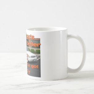 Verbessern Sie mit einer waldigen Tasse