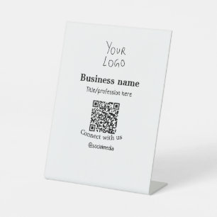 Verbinden Sie mit unserem Firmenlogo QR Social Med Sockelschild
