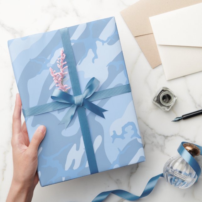 Verblasste blaue Camouflage Geschenkpapier (Schenken)