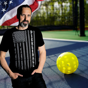 Verblasster amerikanischer Flagge Pickleball-Spiel T-Shirt