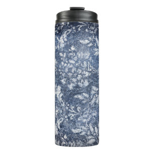 Verblasster Blumenbeweis: Grungy texturierter Hint Thermosbecher
