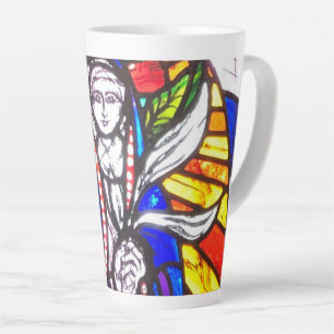 Verbleibendes Glasdesign mit religiöser Abbildung. Milchtasse
