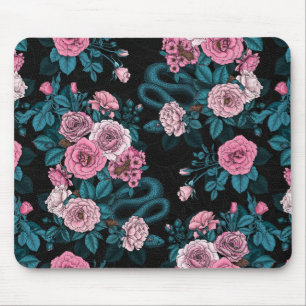 Verborgen in den Rose 2 Mousepad