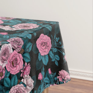 Verborgen in den Rose 2 Tischdecke