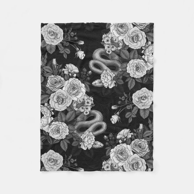 Verborgen in den Rose 3 Fleecedecke (Vorderseite)