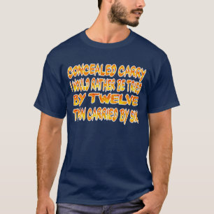 Verborgen tragen Sie T-Shirt. T-Shirt
