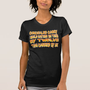 Verborgen tragen Sie T-Shirt. T-Shirt