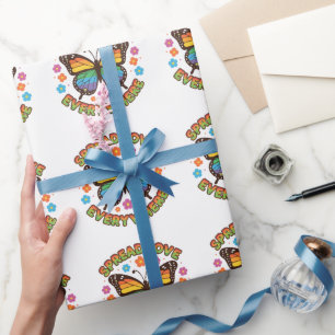 Verbreite Liebe überall – Regenbogen-Schmetterling Geschenkpapier