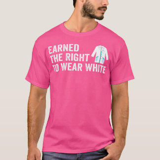 Verdiente das Recht, weißes Doctor White Coat C zu T-Shirt