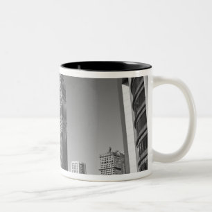 Vereinigte Arabische Emirate, Dubai, Dubai City.2 Zweifarbige Tasse