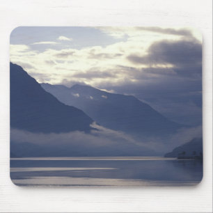 Vereinigtes Königreich, Schottland. Loch Duich Mousepad