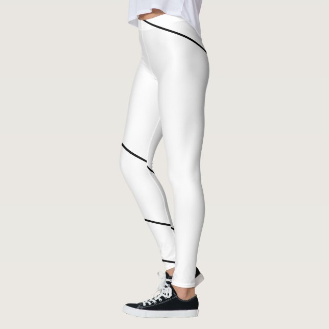 Verfeinerte schwarze, umhüllende Linienkunst im mi Leggings (Links)
