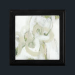 Verge Erinnerungskiste<br><div class="desc">Verge II von Juni Erica Vess. Die Farbtöne Grün und Weiß vereinen sich zu einem abstrakten, aber beruhigenden Design.</div>