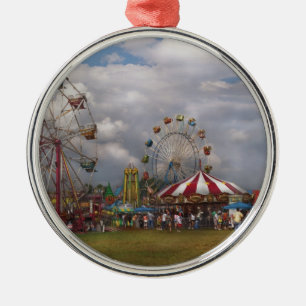Vergnügen - Reisender Zirkus Ornament Aus Metall