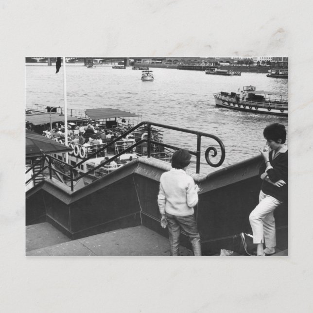 Vergnügungsboote an der Themse Postkarte (Vorderseite)