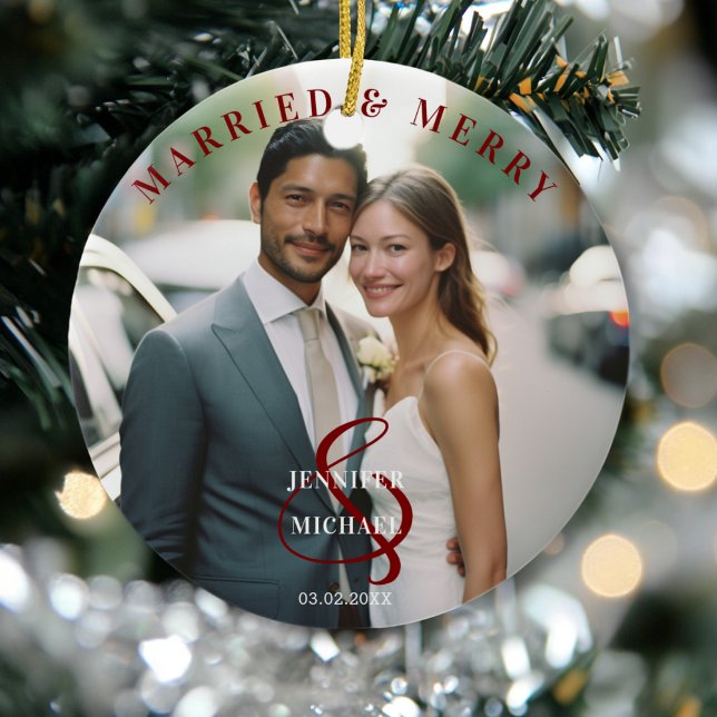 Verheiratet & fröhlich! Elegant, simpel, Foto Keramik Ornament (Married & Merry! Elegant, Simpel, Photo Ceramic Ampersand Ornament)