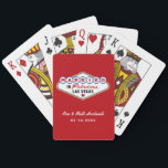 Verheiratet in Fabulous Las Vegas Red Wedding Mono Spielkarten<br><div class="desc">Diese einzigartigen und lustigen Gastgeschenk Hochzeiten "Verheiratet in Fabulous Las Vegas" sind mit einem Monogramm der Braut- und Bräutigam-Namen,  Hochzeitstermine und einem weißen Hintergrund versehen. Schwarz,  Weiß,  Rot,  Blau,  Gelb und Grau.</div>