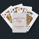 Verheiratet in Fabulous Las Vegas Wedding Monogram Spielkarten<br><div class="desc">Diese einzigartige und lustige Gastgeschenk Hochzeit "Verheiratet in Fabulous Las Vegas" Spielkarten mit einem Monogramm der Braut und Bräutigam Namen und Hochzeitdaten und einem platingrauen Hintergrund. Schwarz,  Rot,  Blau,  Gelb und Grau.</div>