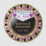 Verheiratet in Las Vegas - Danke - Lila Magnet<br><div class="desc">🥇 ORIGINAL COPYRIGHT ART DESIGN VON Donna Siegrist NUR AUF ZAZZLE VERFÜGBAR! Casino Stil Magnet. Verheiratet in Las Vegas vielen Dank für die Teilnahme an diesem besonderen Tag mit uns in einem lila, Gold und schwarz Design. Ein großartiges Gastgeschenk für den Ehrengast oder Ihren Gast. Weitere Farben sind verfügbar. ✔...</div>