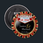 Verheiratet in Las Vegas Style - Red Flaschenöffner<br><div class="desc">⭐ ⭐ ⭐ ⭐ 5 Star Review. Flaschenöffner. In einem verheirateten Design im Las Vegas-Stil mit rotem und goldfarbenem Metalllook aus Imitat und Las Vegas präsentiert, können Sie sich individuell gestalten. Weitere Farben sind verfügbar. 📌 Wenn Sie weitere Anpassungen benötigen, klicken Sie bitte auf den Button "Weitere Anpassungen vornehmen" oder...</div>