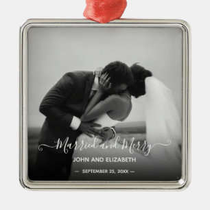 Verheiratet Merry First Christmas Schwarz-weißes  Ornament Aus Metall