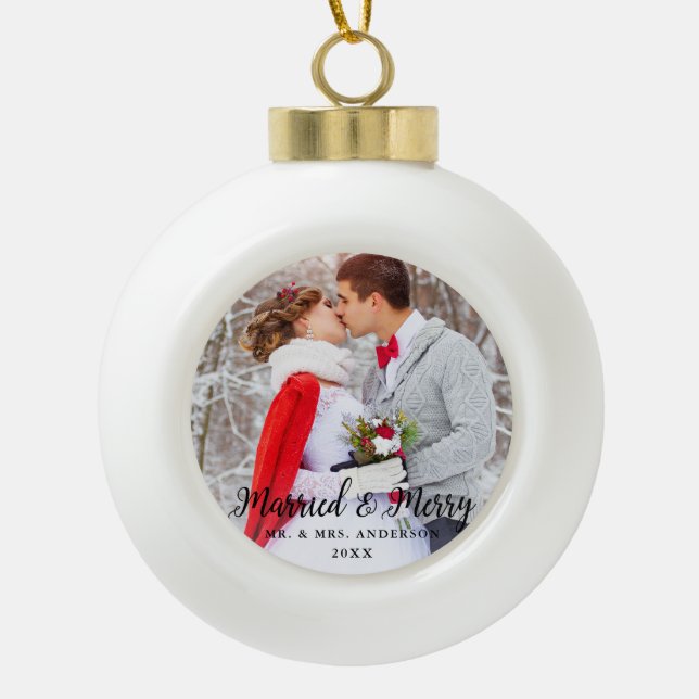 Verheiratete u. frohe Hochzeits-Foto-Weihnachten B Keramik Kugel-Ornament (Vorderseite)