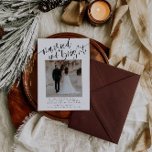 Verheiratete und helle Weihnachtskarte Feiertagskarte<br><div class="desc">Dieses elegante Foto-Template wurde im Stil eines modernen Designs gestaltet. Die einzigen Elemente, die nicht editierbar sind, sind die Farben des Aquarelldesigns und die Worte "verheiratet und hell" // Für weitere Urlaubskarten Optionen, suchen Sie bitte "HOLIDAY CARDS" im aufregenden by Nicole Zazzle Store. * Wenn Ihnen dieses Design gefällt, Sie...</div>