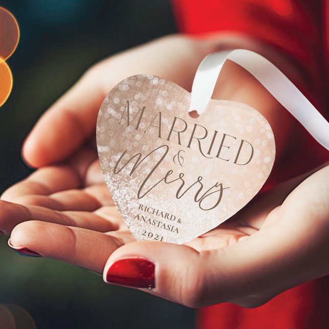 Verheiratetes und lustiges goldfarbenes Foto Ornament (Married & Merry Gold Classy Twinkling Lights Photo Ornament)