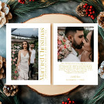 Verheiratetes Weihnachts-Foto Neu: White & Gold Feiertagskarte<br><div class="desc">Feiern Sie Ihre erste Urlaubssaison zusammen mit der Verheirateten Weihnachtskarte des Fotos Newlyweds White & Gold. Mit einem zeitlosen, weißen und goldenen Design, das Ihr Foto schön umrahmt, fügt diese Karte Ihren festlichen Grüße eine elegante Touch hinzu. Ideal für Neuvermählte, um Liebe, Freude und Urlaubswünsche mit Familie und Freunden zu...</div>