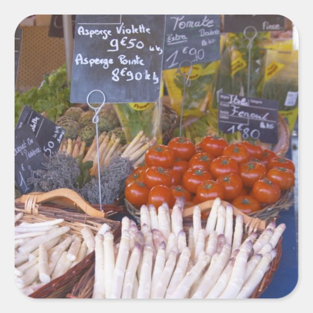 Verkaufsstand auf dem Straßenmarkt in Weiß Quadratischer Aufkleber (Vorderseite)