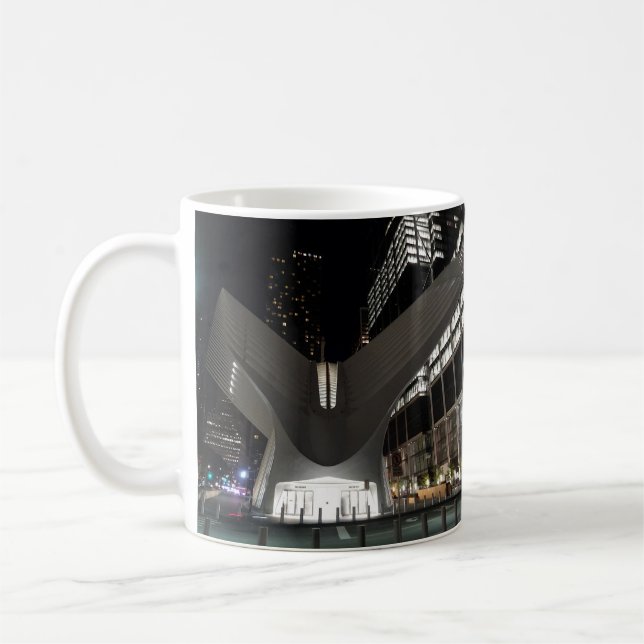 Verkehrshub Nr. 4 Tasse des World Trade Center (Links)