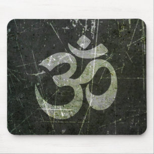 Verkratztes und getragenes Yoga-OM-Symbol Mousepad