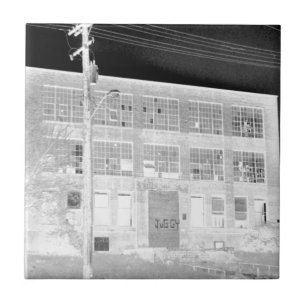 Verlassene Industriegebäude - negativ Fliese