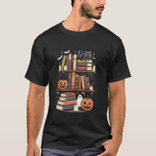 Verlassener Bücherregal mit Katzenkürbissen und Ge T-Shirt