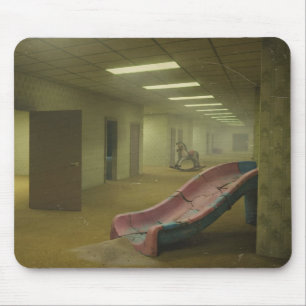Verlassener Grenzspielplatz Unheimlicher Hinterr Mousepad
