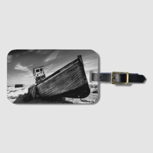 Verlassenes Boot auf Dungeness Strand Gepäckanhänger