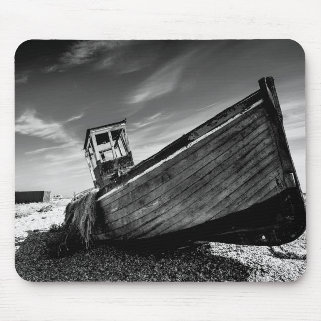 Verlassenes Boot auf Dungeness Strand Mousepad (Vorne)