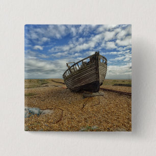 Verlassenes hölzernes Fischerboot   Dungeness Button