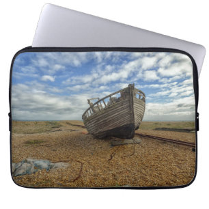 Verlassenes hölzernes Fischerboot Dungeness Laptopschutzhülle